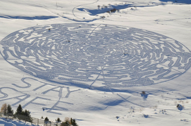 Simon Beck's Colossal Snow Art Revels in The Beauty of Mathematics 4 maths snow 3